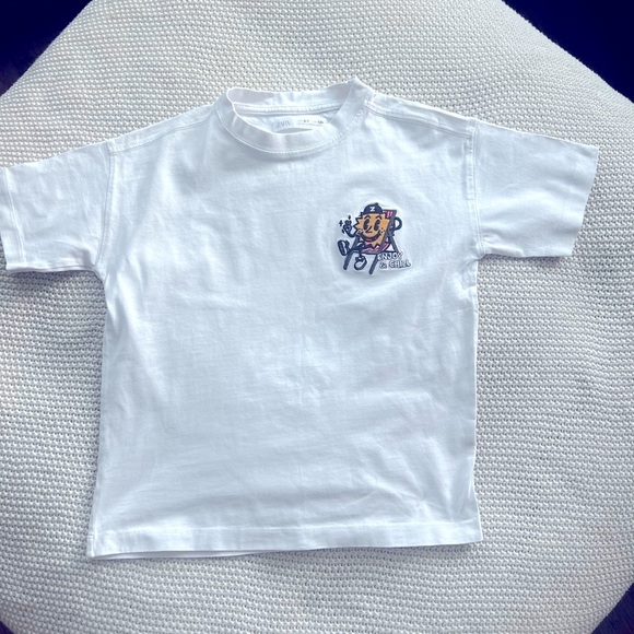 Zara Kids White Short Sleeve Tee with Cartoon Patch - Picture 1 of 4